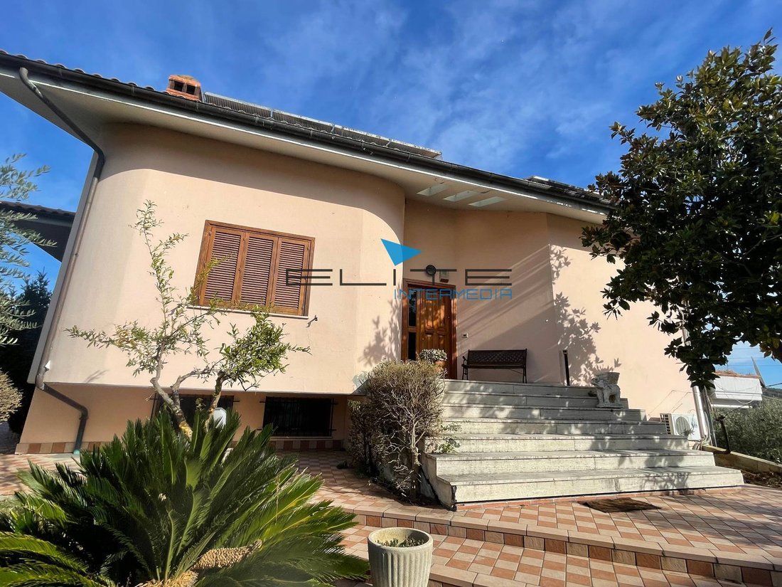 Villa in Castilenti, Abruzzo, Italy 4 - 18032439