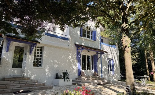 House in Haute-Isle, Ile-de-France, France 1