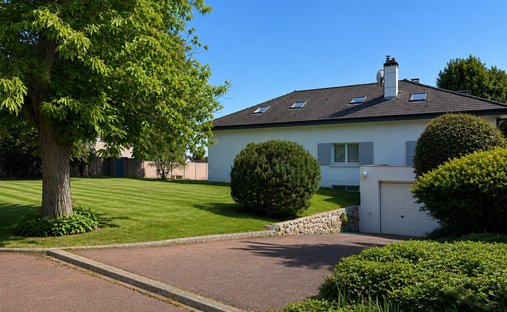 Villa in Les Bords de Seine, Soisy-sur-Seine, France 1
