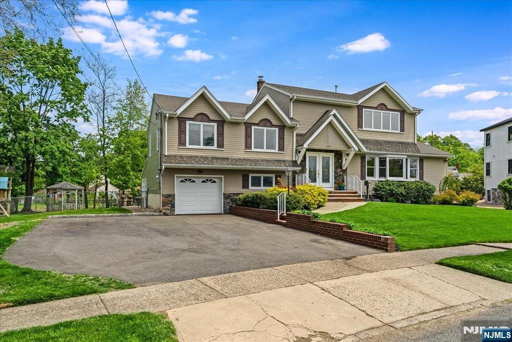 House in Paramus, New Jersey, United States 2 - 18031786
