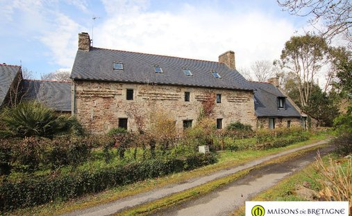 House in Kergroes, Moelan-sur-Mer, France 1