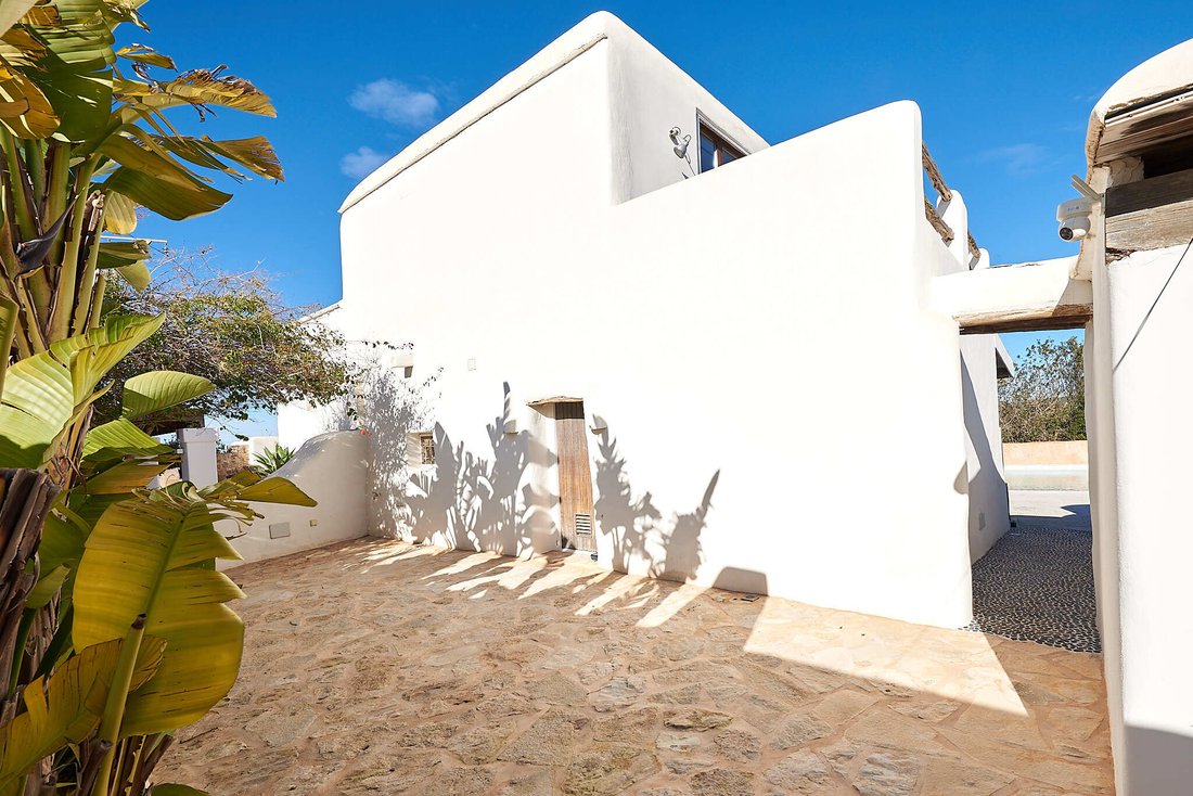 Finca in Sant Rafel de sa Creu, Sant Antoni de Portmany, Balearic Islands 4 - 18027025