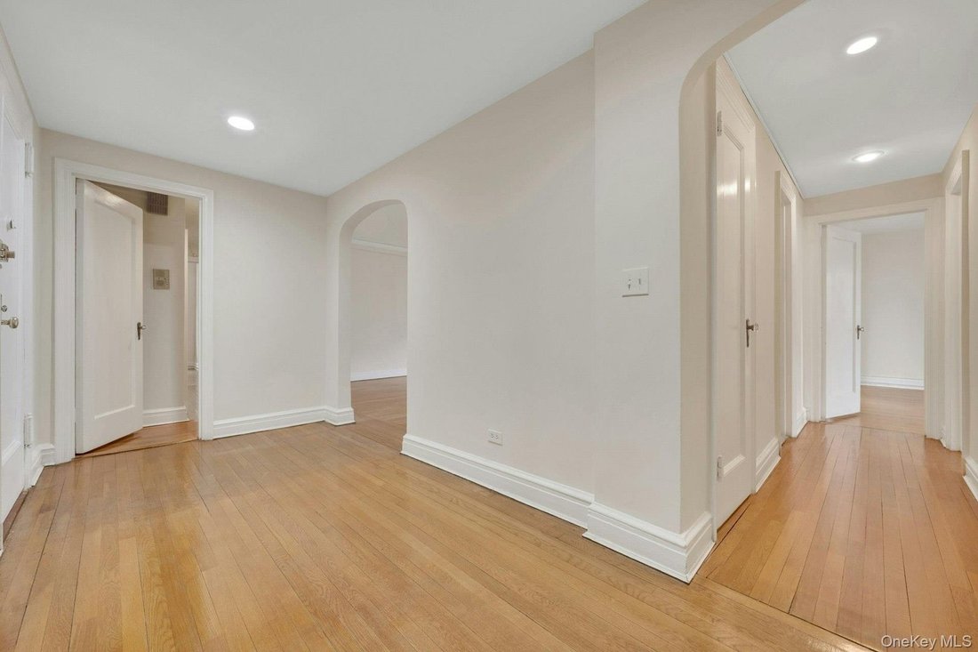 Co Op in Bronxville, New York, United States 4 - 17803047