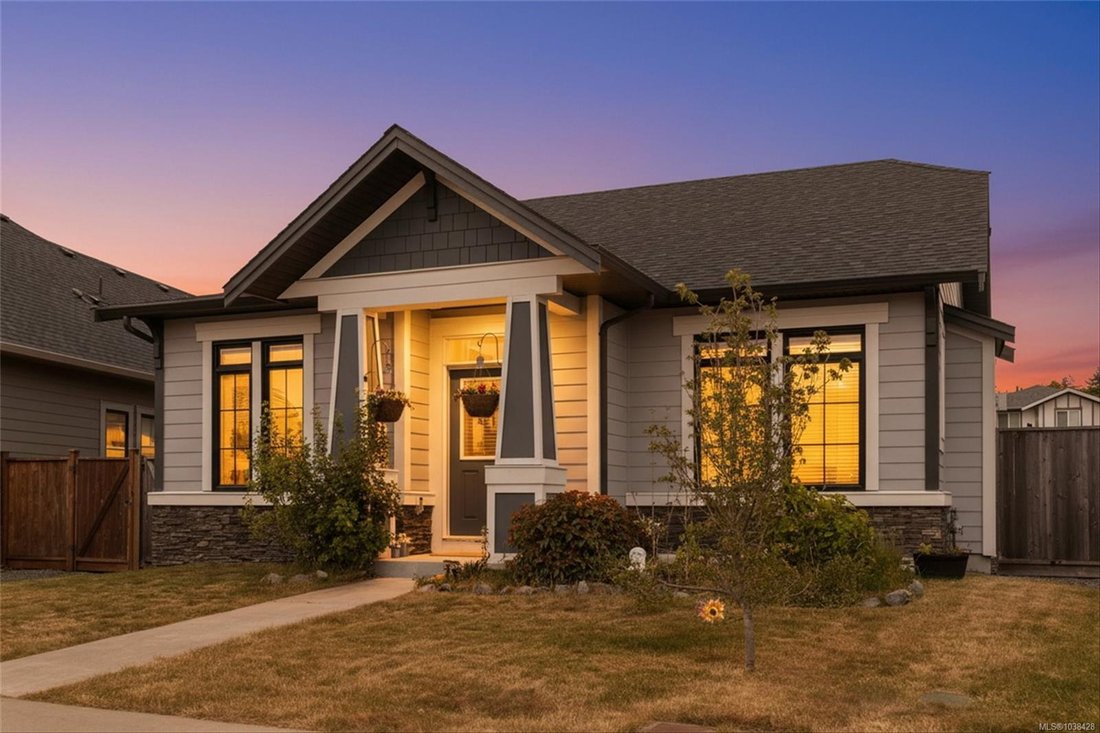 House in Colwood, British Columbia, Canada 1 - 18031030