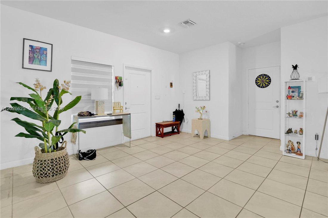House in Miami, Florida, United States 4 - 18026037