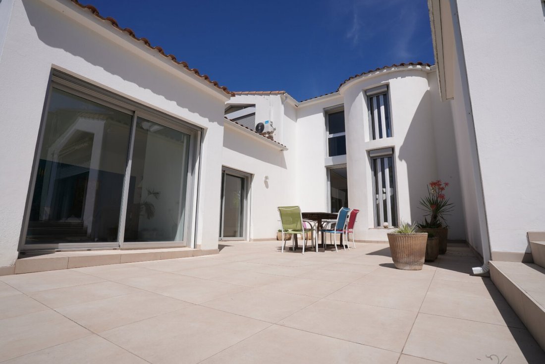 Villa in Centre Historique, Montpellier, France 5 - 18026401