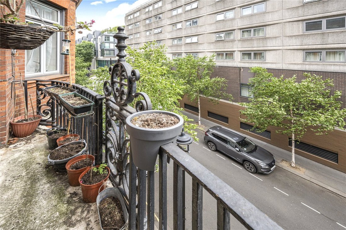 Apartment in Fitzrovia, Camden, England 4 - 18028602