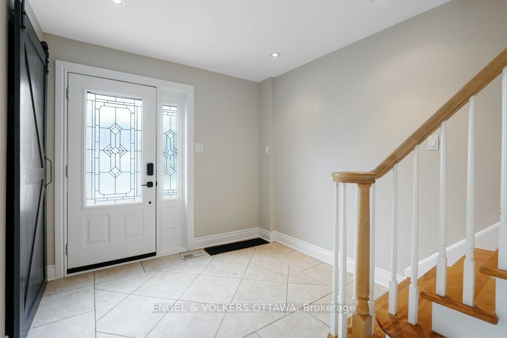 House in Ottawa, Ontario, Canada 5 - 18031014