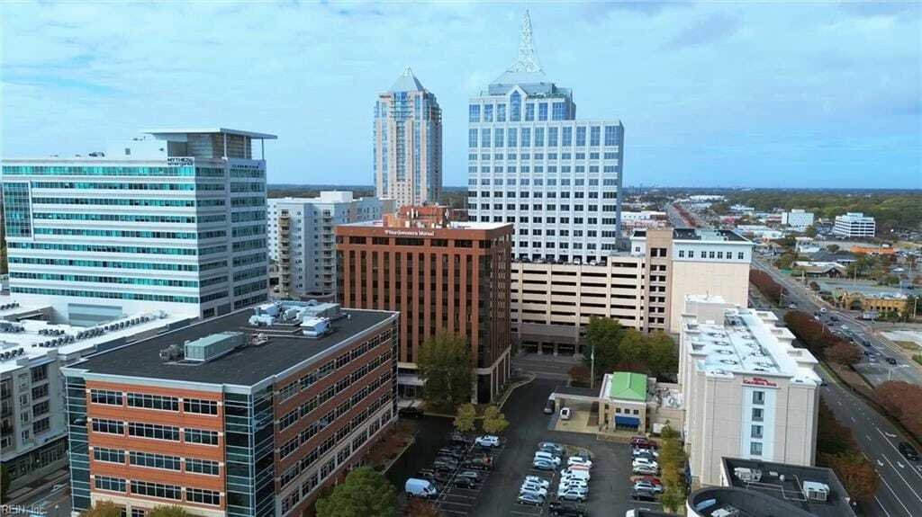 Condo in Virginia Beach, Virginia, United States 1 - 18030874