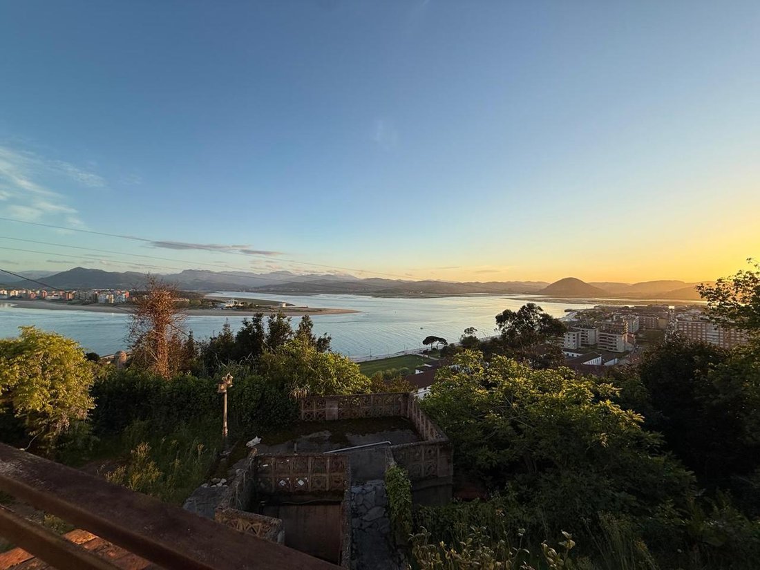 Villa in Santona, Cantabria, Spain 2 - 15528496