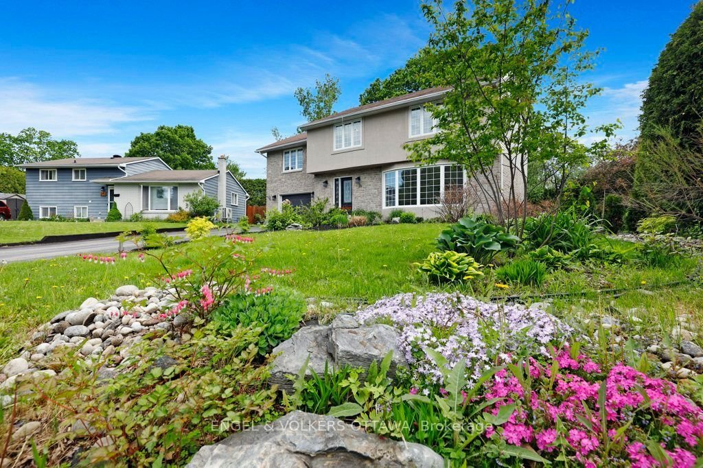 House in Ottawa, Ontario, Canada 2 - 18031014
