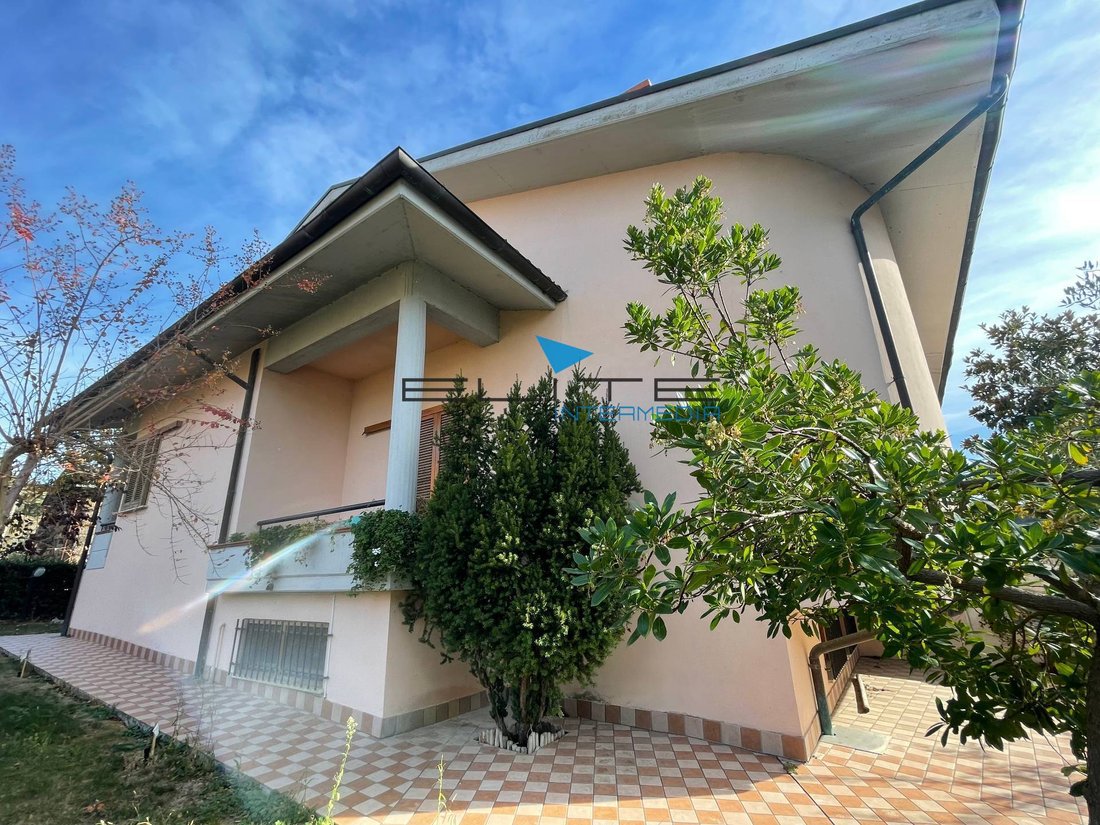 Villa in Castilenti, Abruzzo, Italy 2 - 18032439