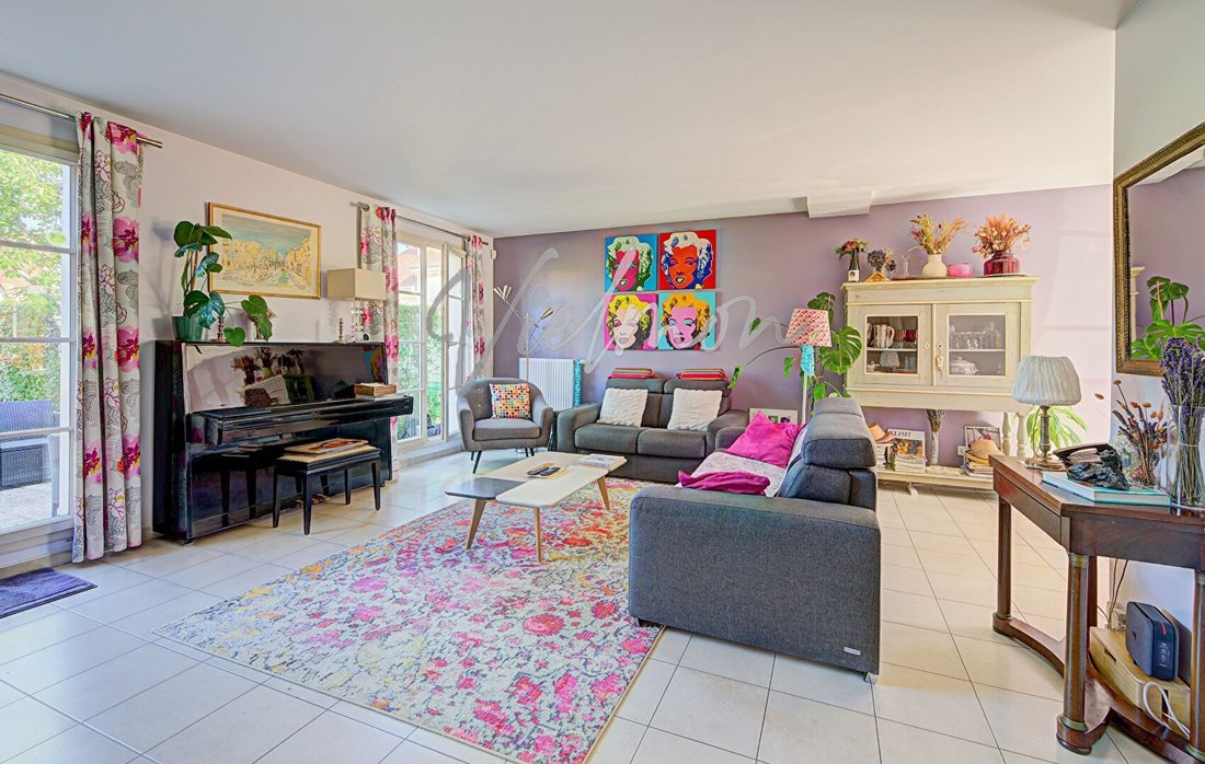 House in Sud, Chambourcy, France 2 - 18029744