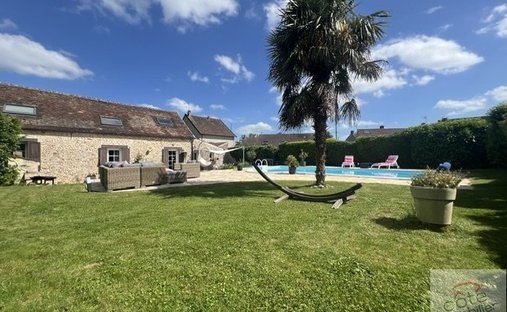 House in Saint-Martin-de-Brethencourt, Ile-de-France, France 1