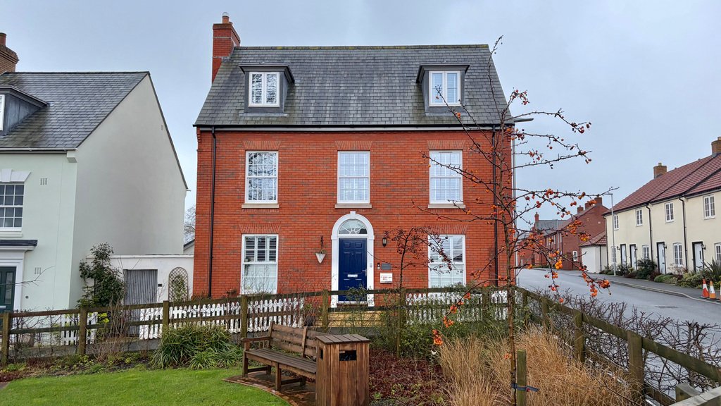 House in Wellington, England 1 - 16984072
