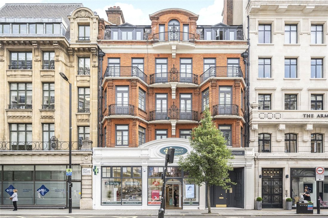 Apartment in Fitzrovia, Camden, England 2 - 18028602