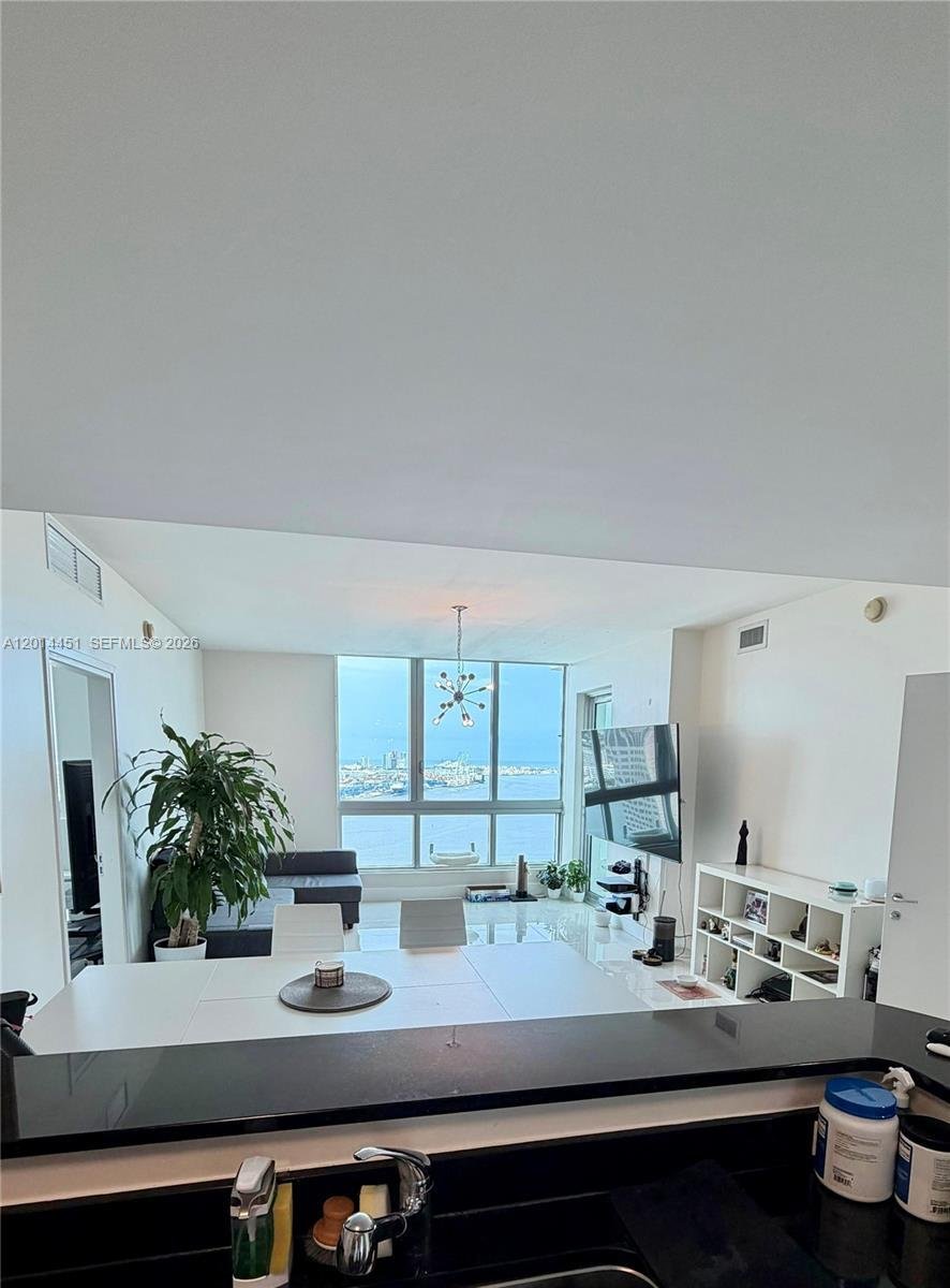 Condo in Miami, Florida, United States 5 - 17909832