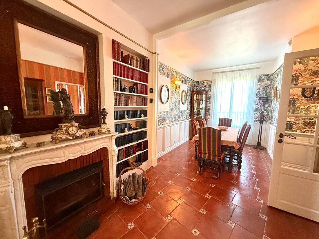 Villa in Thiers, Le Raincy, France 5 - 18031488