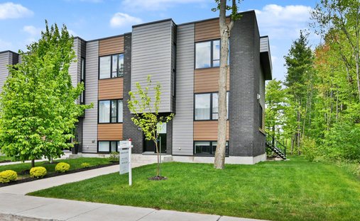 Condominio a Blainville, Québec, Canada 1