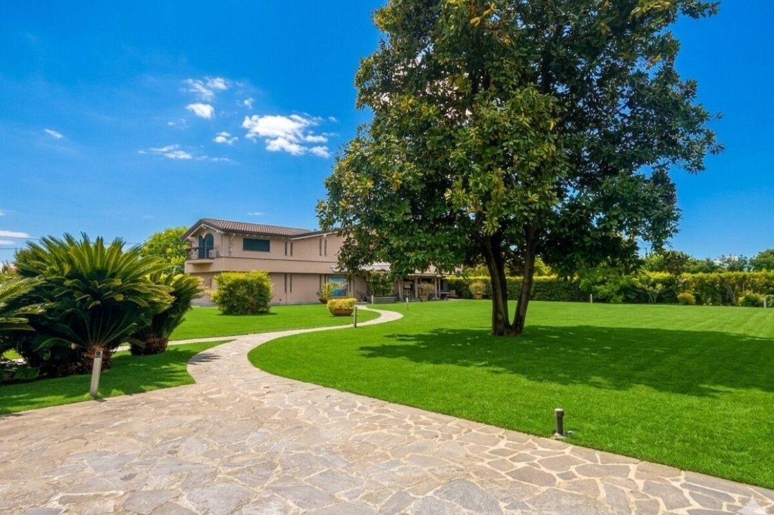 Villa in Pietrasanta, Tuscany, Italy 2 - 18025867