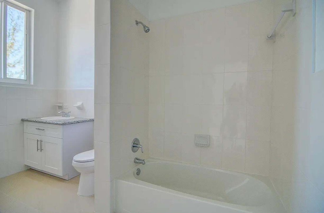 Condo in Nassau, New Providence, The Bahamas 2 - 18028222