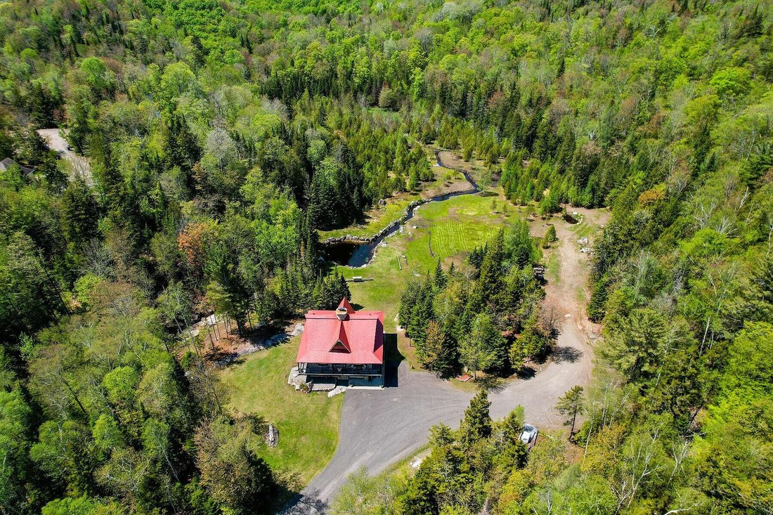 House in Morin-Heights, Quebec, Canada 2 - 17892024