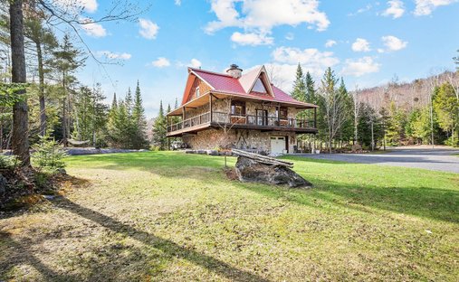 House in Morin-Heights, Quebec, Canada 1