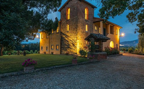 Villa in Monte San Savino, Tuscany, Italy 1