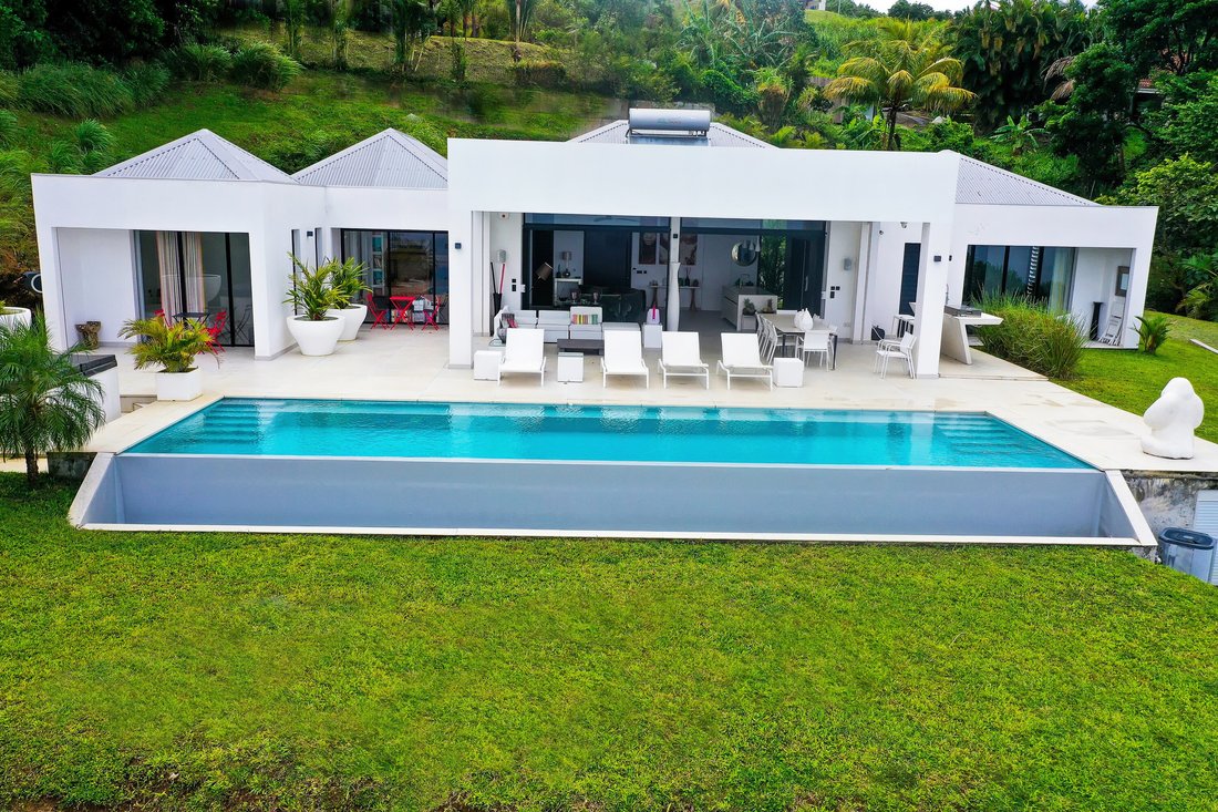 Villa in Case-Pilote, Saint-Pierre, Martinique 1 - 18026041