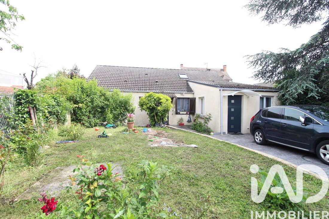 House in Les Champs Guillaume, Cormeilles-en-Parisis, France 1 - 17944238
