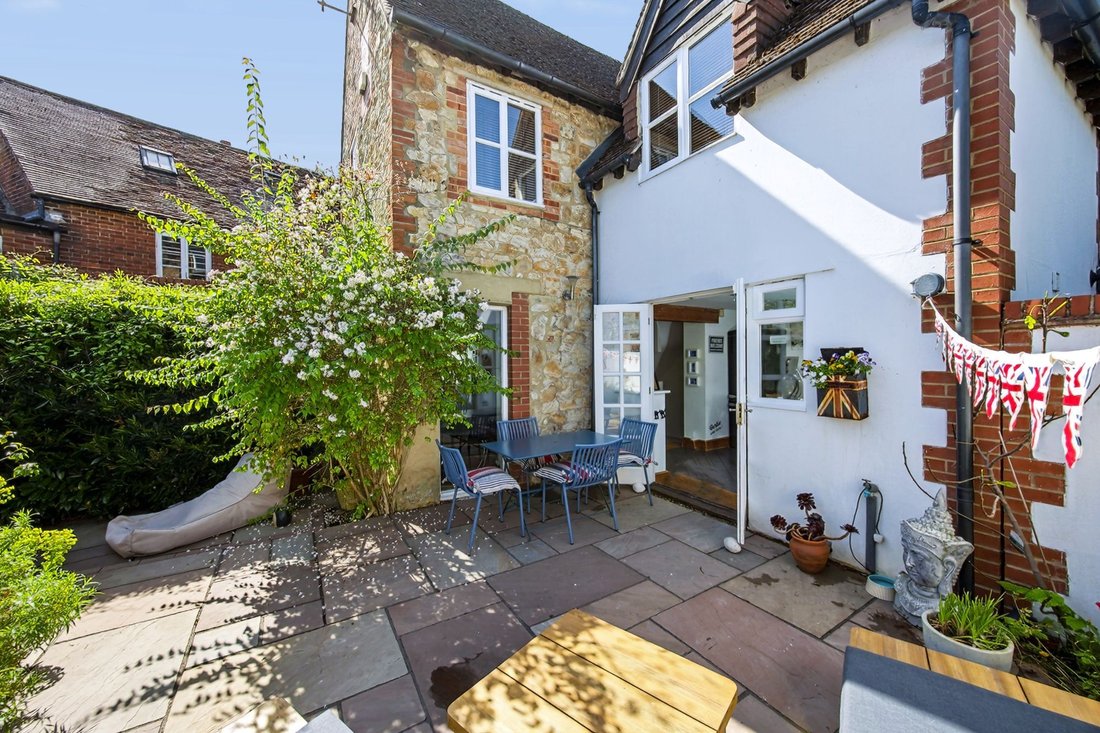 House in Storrington, England 1 - 18031066