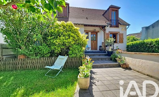House in Guy Mocquet-Jean Mermoz, Gournay-sur-Marne, France 1