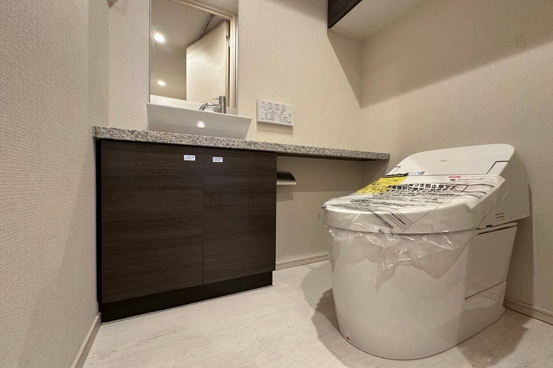 Condo in Bunkyo City, Tokyo, Japan 5 - 18032758