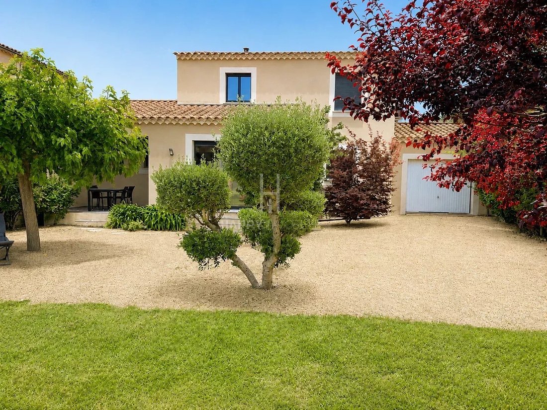 House in Paradou, Provence-Alpes-Côte d'Azur, France 1 - 18027661