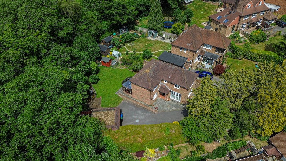 House in Haywards Heath, England 3 - 17519875