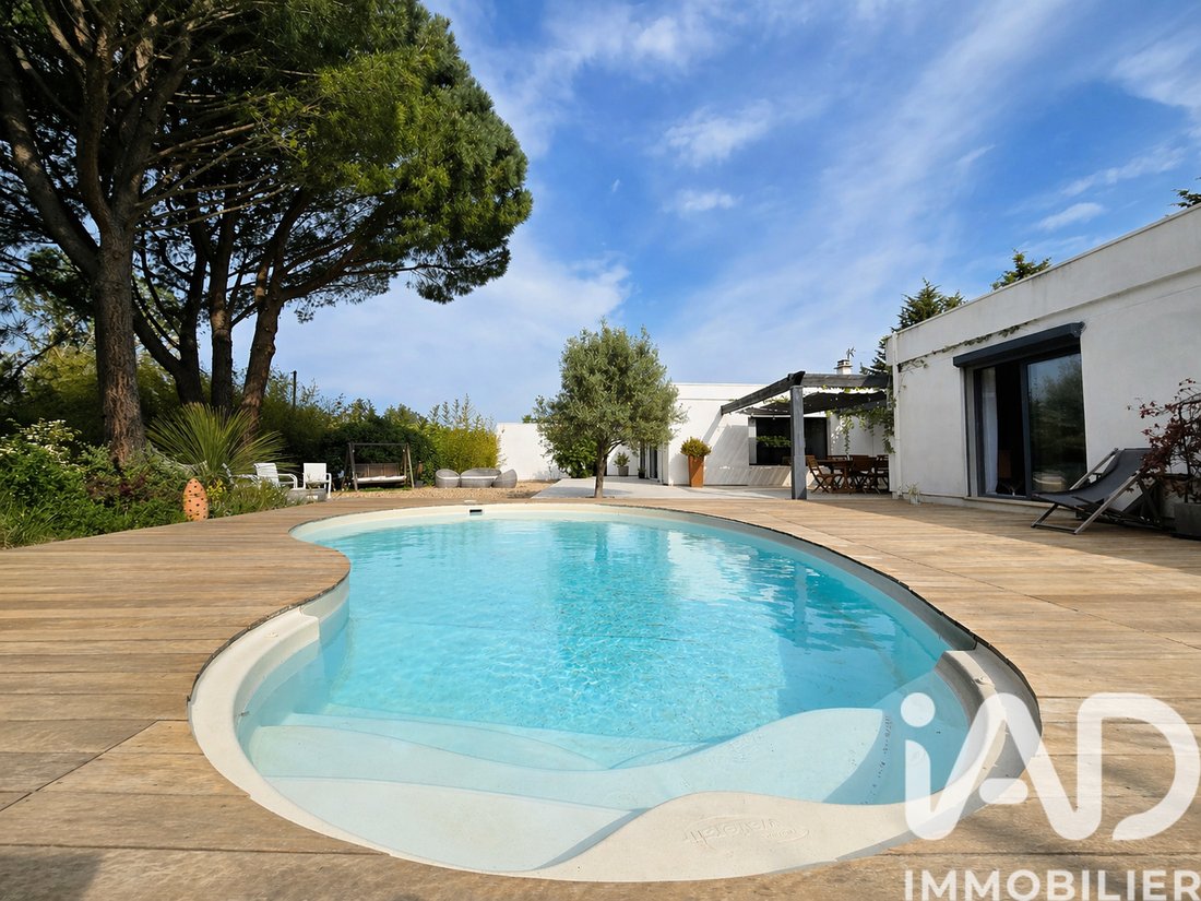 House in Pujaut, Occitania, France 2 - 18035515