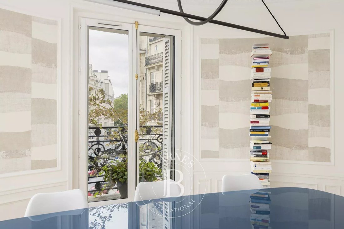 Apartment in Saint Germain des Prés, Paris 6e Arrondissement, Paris 4 - 18027406
