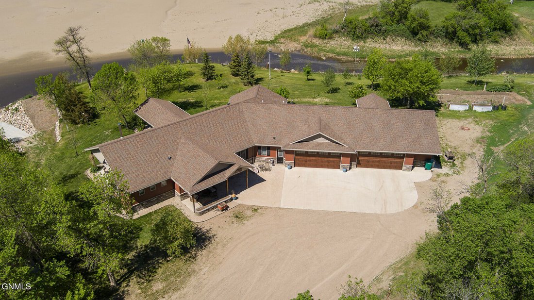 House in Washburn, North Dakota, United States 2 - 17837316