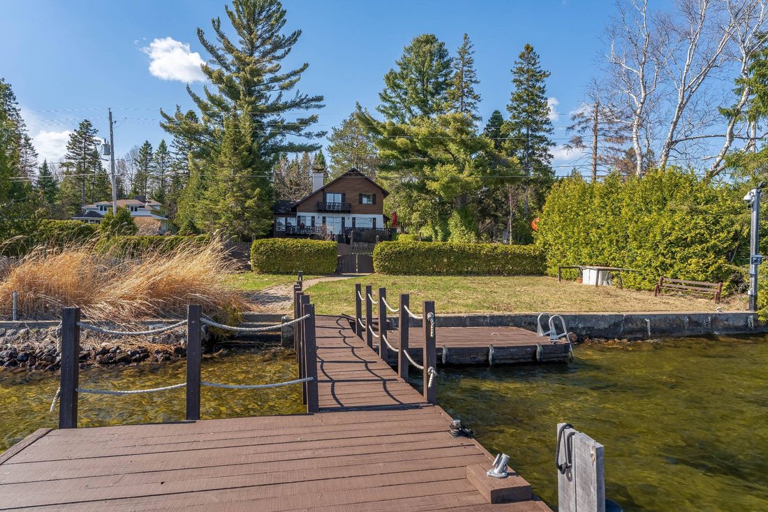 House in Entrelacs, Quebec, Canada 2 - 18030988