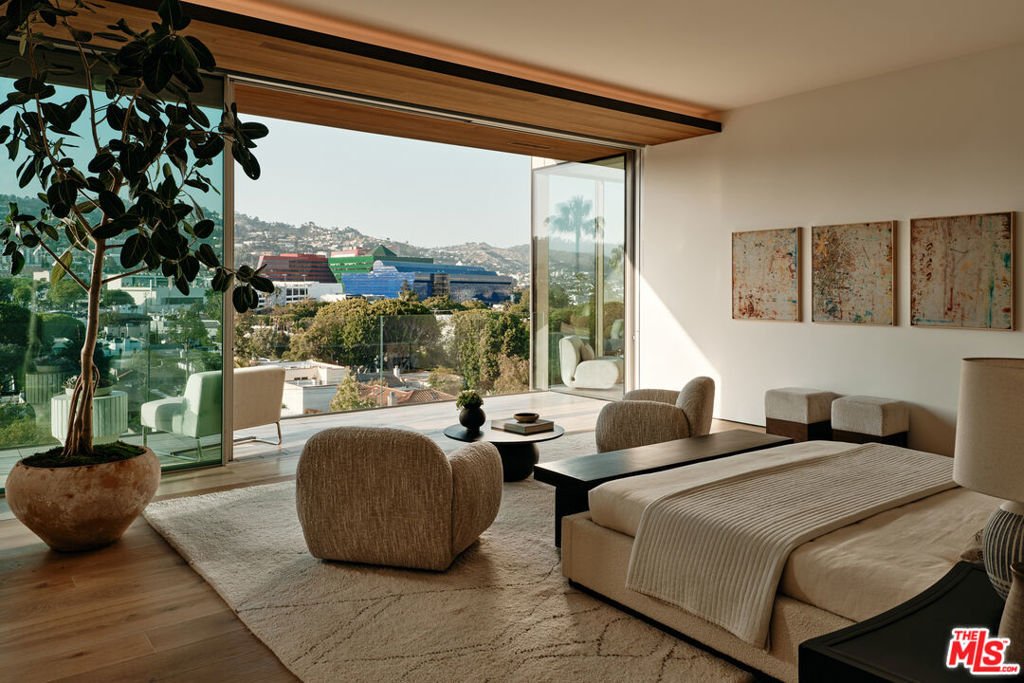 Condo in Los Angeles, California, United States 5 - 18028665