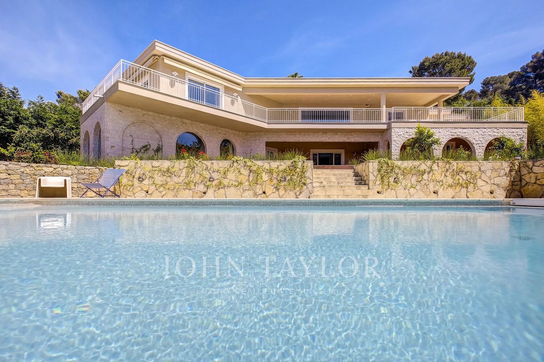 Villa in Mougins, Provence-Alpes-Côte d'Azur, France 1 - 18027697