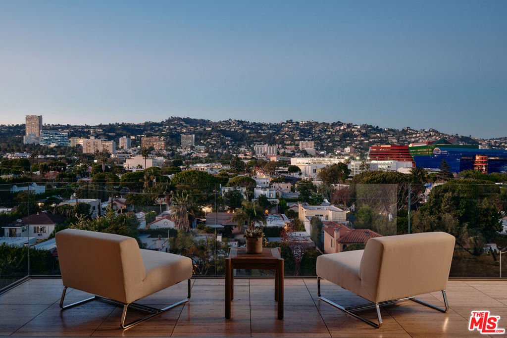 Condo in Los Angeles, California, United States 2 - 18028665