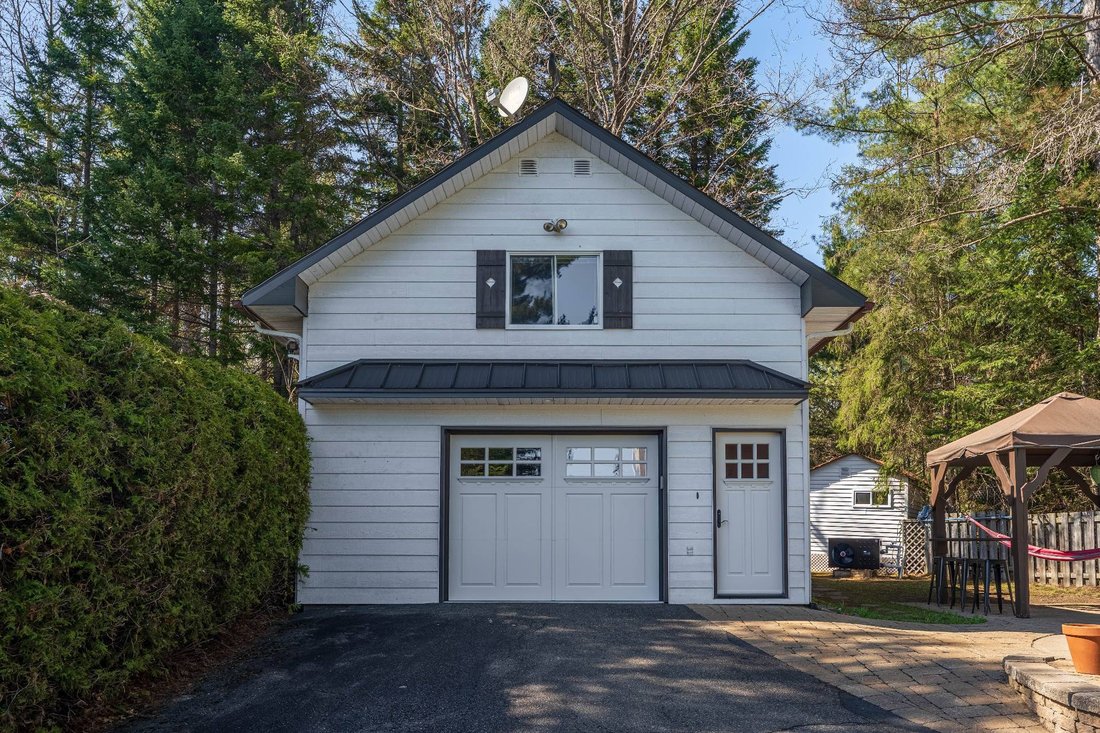 House in Entrelacs, Quebec, Canada 3 - 18030988