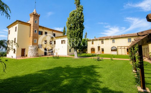 Villa in Montaperti, Tuscany, Italy 1