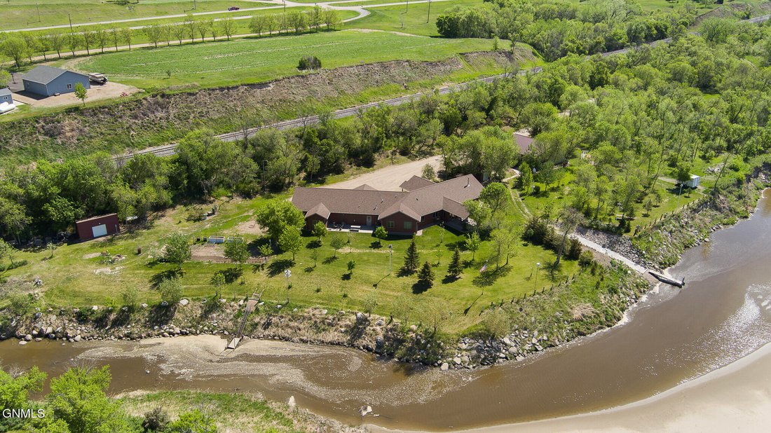 House in Washburn, North Dakota, United States 5 - 17837316