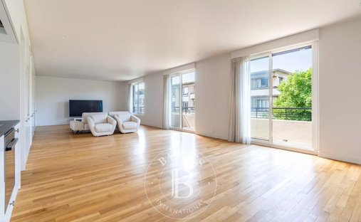 Apartment in Saint James-Général Koenig, Neuilly-sur-Seine, France 1