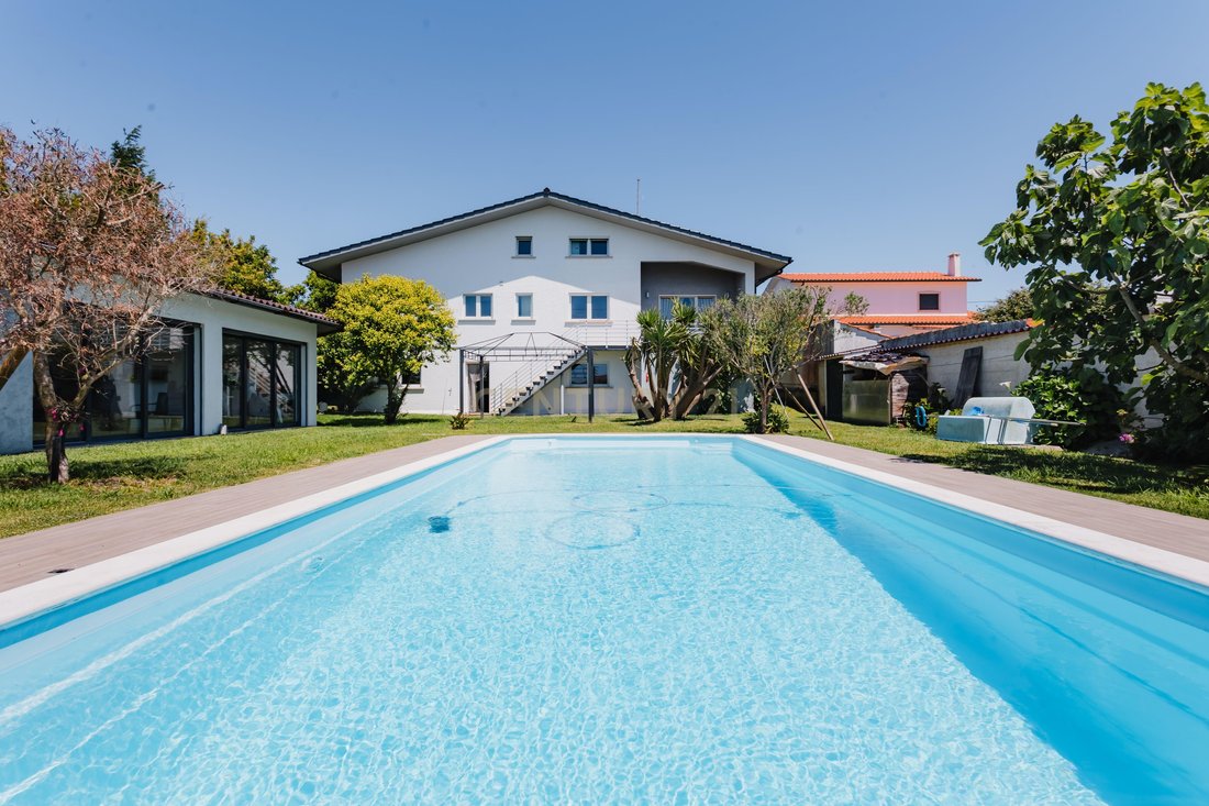 Villa in Vieira de Leiria, Leiria District, Portugal 1 - 18030396