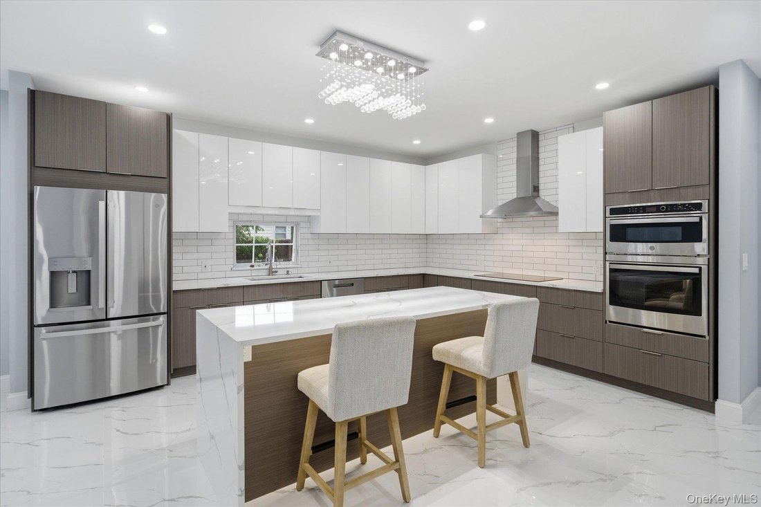 House in Levittown, New York, United States 3 - 18028331