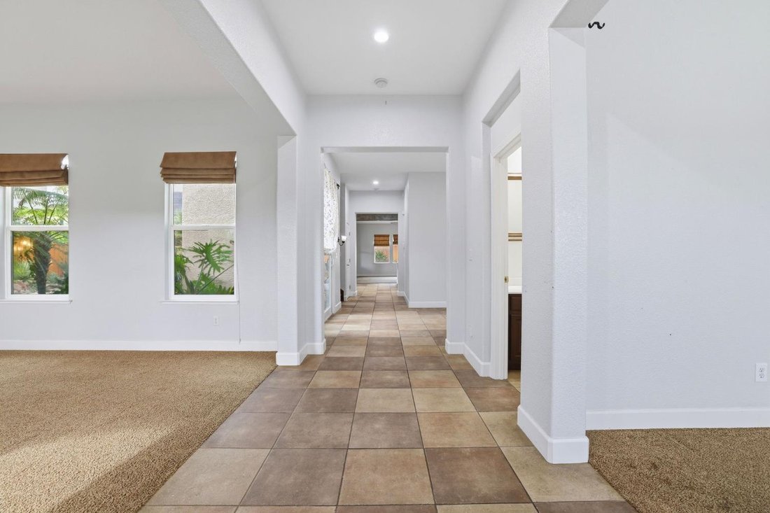 House in Elk Grove, California, United States 3 - 18031235