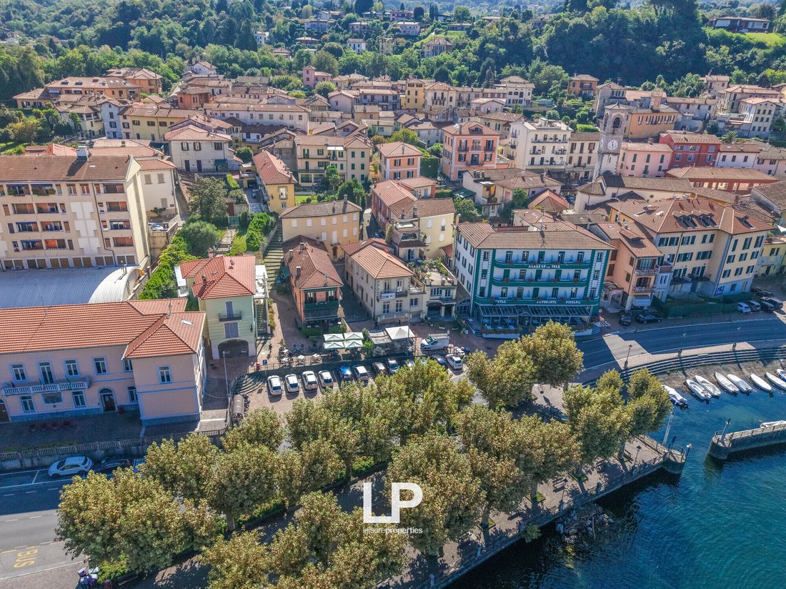House in Porto Valtravaglia, Lombardy, Italy 2 - 18031162